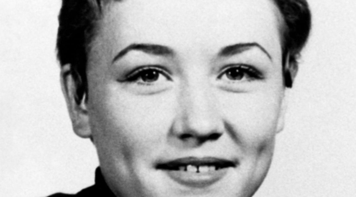 Kdo pozná tuto hudební legendu? Vzácná dětská fotografie, která vás překvapí!