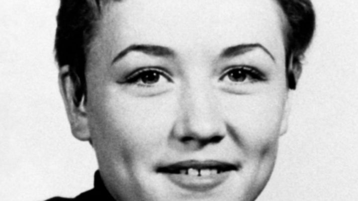 Kdo pozná tuto hudební legendu? Vzácná dětská fotografie, která vás překvapí!