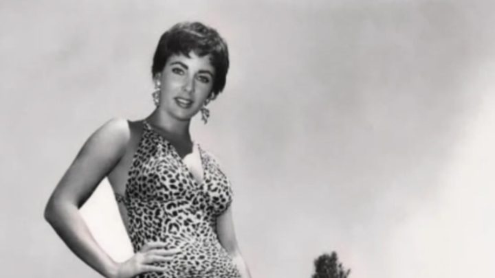 Vzácný snímek z minulosti: legendární herečka zveřejnila fotku se svým synem, a dnes ho člověk vůbec nepozná!