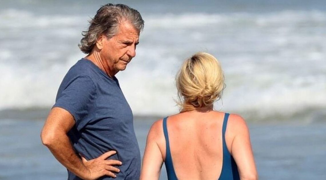 Stylový hvězdný pár byl spatřen v ojedinělém okamžiku u moře!: Kdo jsou?