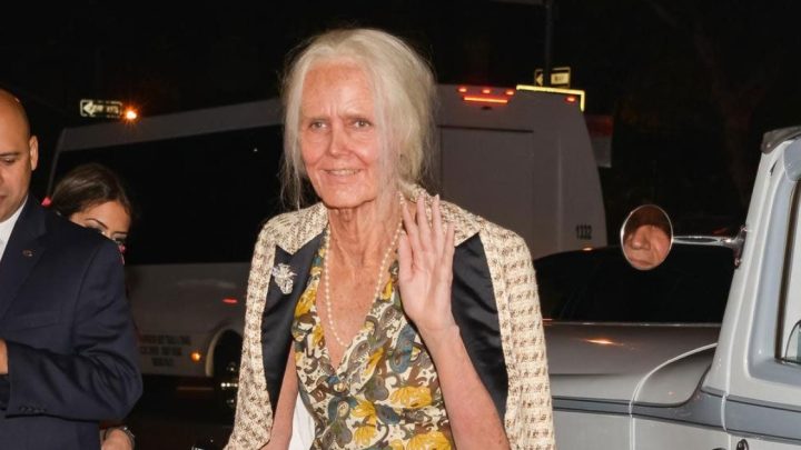 Paparazzi zachytili legendární supermodelku v ojedinělém okamžiku: uhádnete, o koho jde?