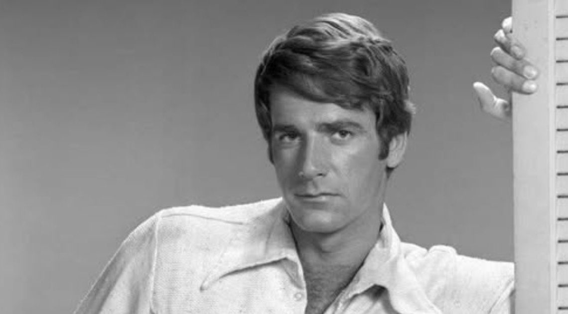 Drsná charisma a nadčasový talent: poznáte tohoto legendárního herce?