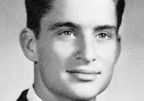 Na fotce ze školního alba je k nepoznání – kultovní hollywoodská hvězda předtím, než se proslavila! Uhodnete, o koho jde?