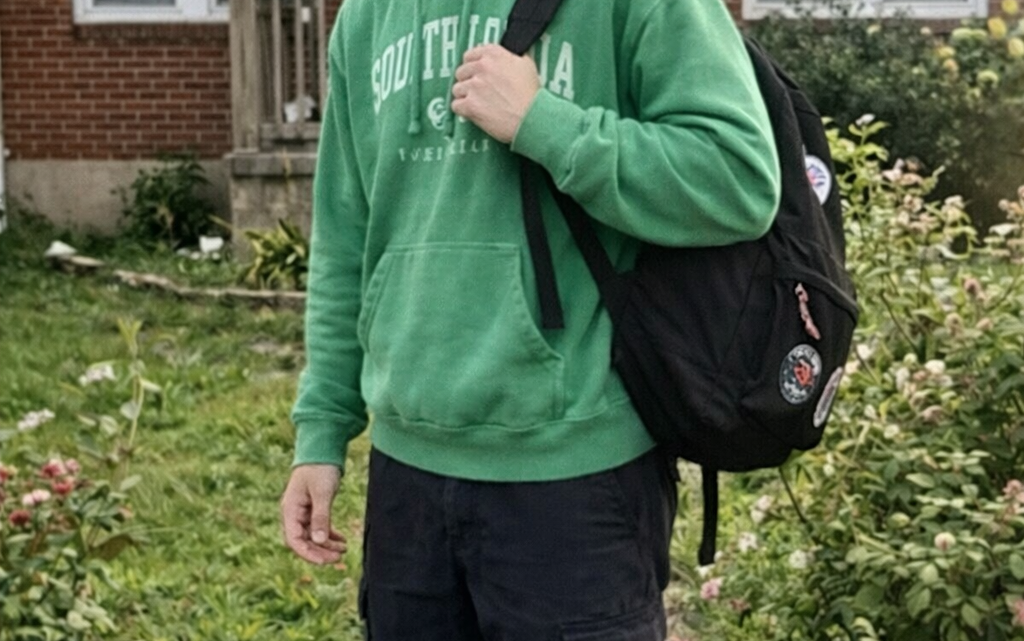 Můj devatenáctiletý syn, který studuje na vysoké škole, mi poslal zprávu: „Mami, moc se omlouvám,“ a pak vypnul telefon – o deset minut později mi zavolalo neznámé číslo a já se rozplakala