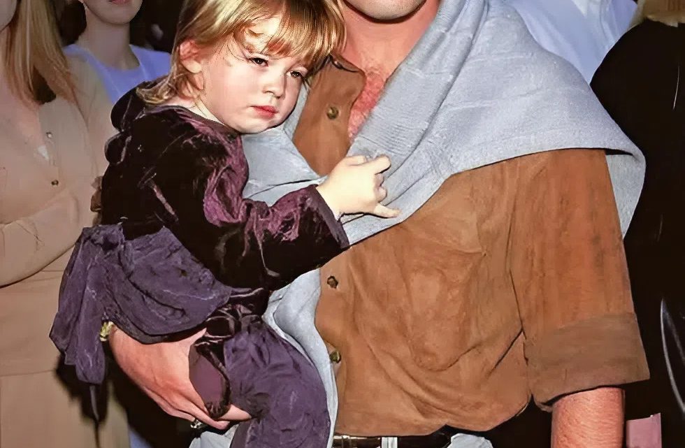 „Jediná dcera mého otce se už stala modelkou!“ Antonio Banderas zveřejnil fotku své dcery a rozbouřil internet.