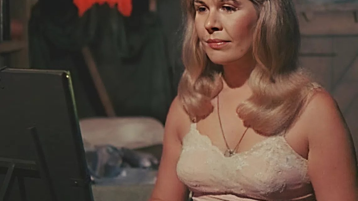 Málo známé chyby, nepřesnosti a drobné přešlapy, které se objevují v legendárním seriálu M*A*S*H a často unikají pozornosti diváků