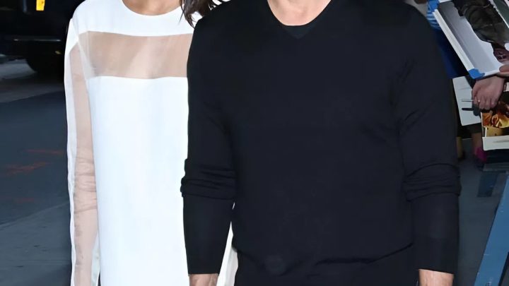 Bruce Willis byl spatřen, jak se usmívá v autě, a to navzdory svému boji s demencí