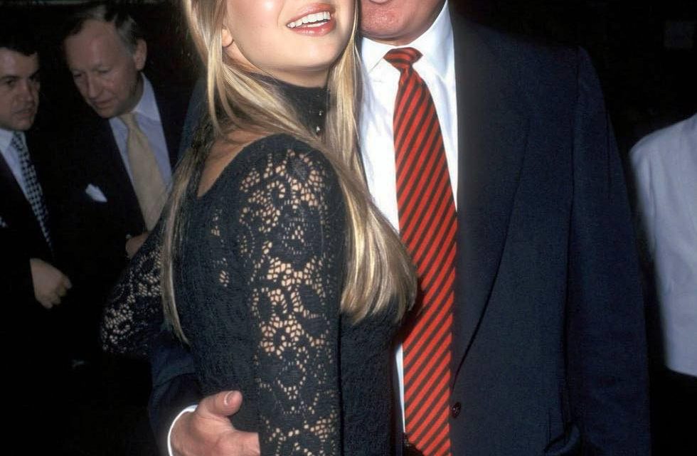 Fotografie Ivanky Trumpové v bikinách vyvolaly rozruch, když se podělila o snímky ze své dovolené na slunci