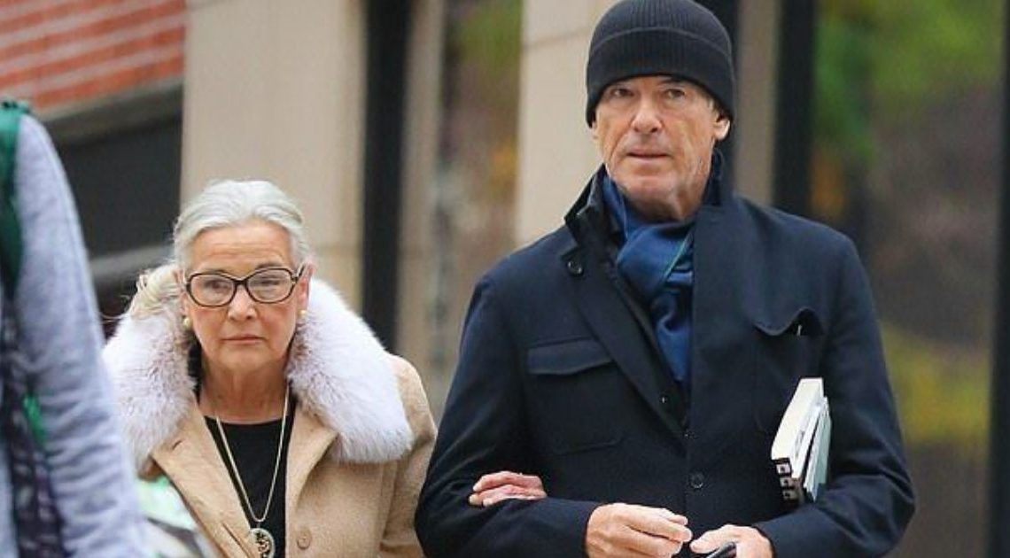 Vzácný snímek z rodinného života, který pořídili paparazzi, zachytil hollywoodskou hvězdu v klidném, uvolněném okamžiku mimo natáčení! Kdo to je?