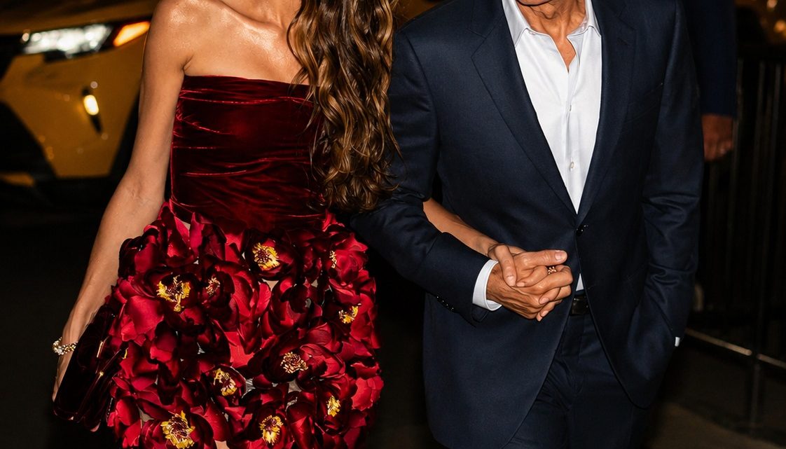 Amal Clooney na sebe upoutala všeobecnou pozornost odvážnou minisukní během oslav 65. narozenin George Clooneyho v Saint-Tropez
