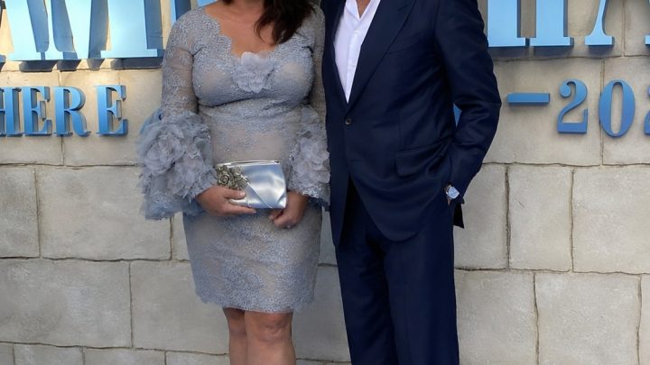 Od kritiky k neuvěřitelné proměně! Manželka Piersa Brosnana zhubla 45 kg a teď vypadá úžasně!