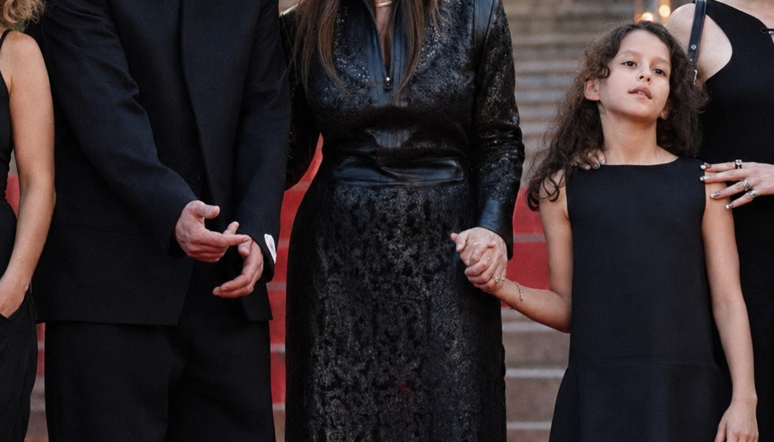 «Age si vybral svou daň?»: Monica Bellucci se objevila v Cannes v příliš přísném oblečení a zklamala fanoušky