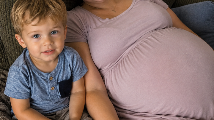 Moje žena řekla, že se stane náhradní matkou, aby získala 70 000 dolarů a pomohla nám koupit dům – když jsem zaslechl, jak o tom mluví s mým šéfem, zbledl jsem