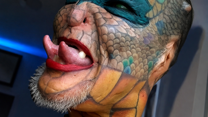 Tento muž utratil 80 000 dolarů, aby se proměnil v «a dragon»: výsledek je ohromující 