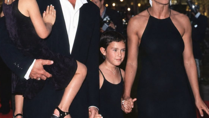 Vzácná svatební fotografie Bruce Willise se objevila na internetu — jeho dojemný okamžik s dcerou Tallulah dojal fanoušky k slzám. 