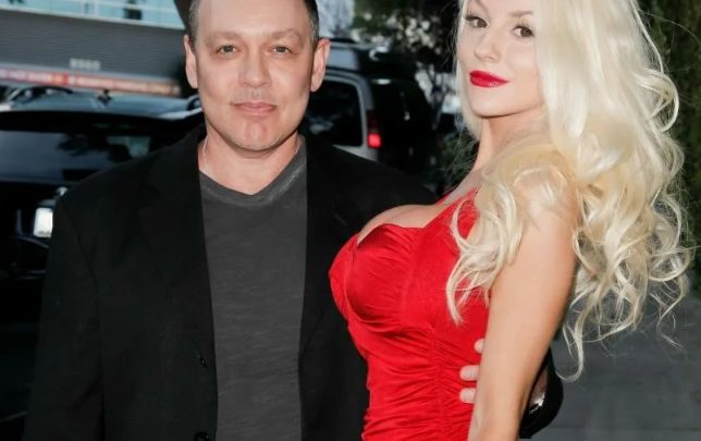 Skandální hvězdný pár znovu spatřen společně na pláži: pamatujete si, kdo jsou? 