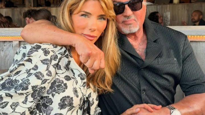 Tohle milujeme! 80 letý Stallone byl spatřen v náručí své manželky, která je o 22 let mladší než hvězda «Rocky»