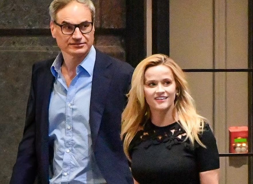 Hollywoodská herečka byla vyfotografována na bezstarostné přestávce na pláži se svým milencem: poznat tento pár?