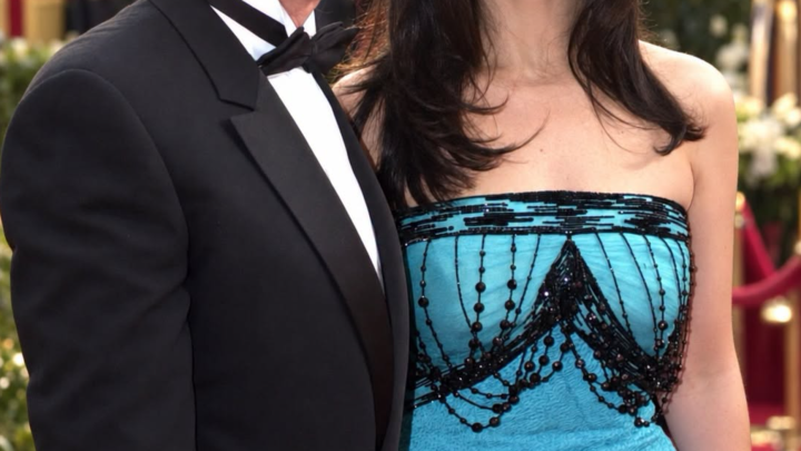 «Teplý večer s rodinou».Kathryn Zeta-Jones, 56, sdílela snímek se svým 81letým manželem a jejich dědici